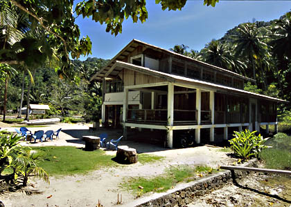 LumbaLumba Tauchshop - Gapang - Pulau Weh - (c) Armin Trutnau