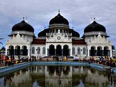 Die groe Moschee in Banda Aceh - (c) Birgit Trutnau